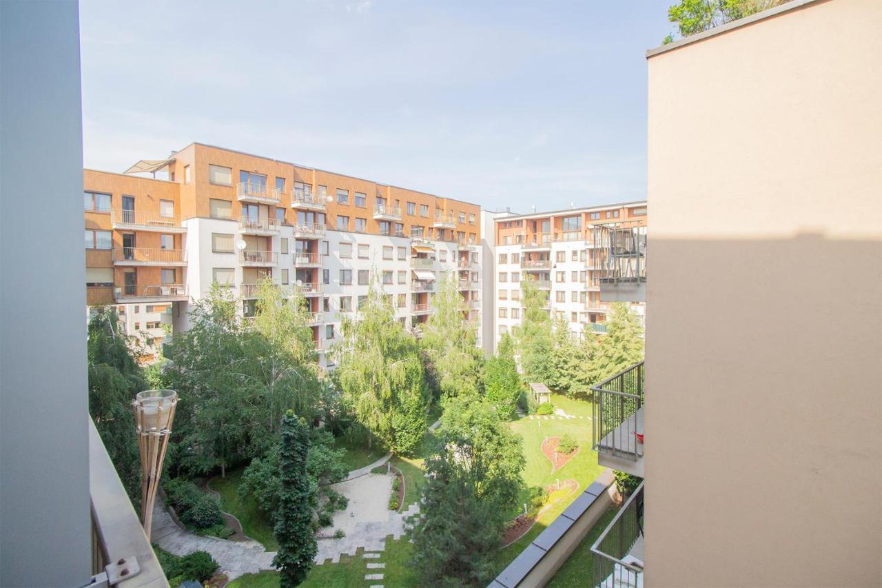 Appartamento Corvin Modern Studio With Ac, Parking Budapest Esterno foto